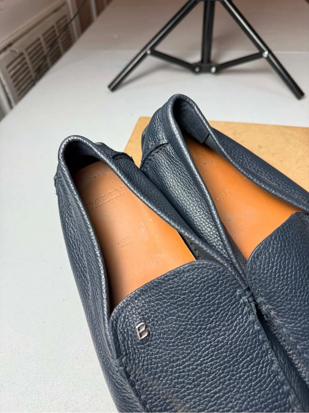 MSRP $620 Bally Wander Men's Navy Blue Pebbled Grained Loafers Sz 11